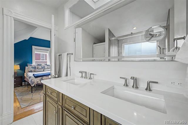 2504 Glenarm Place