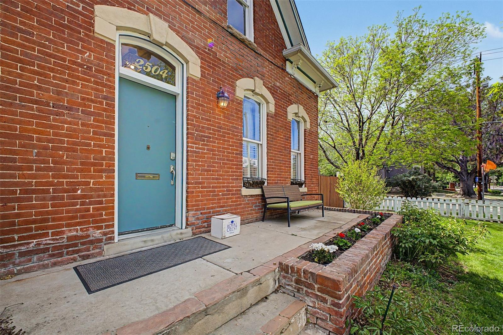 2504 Glenarm Place