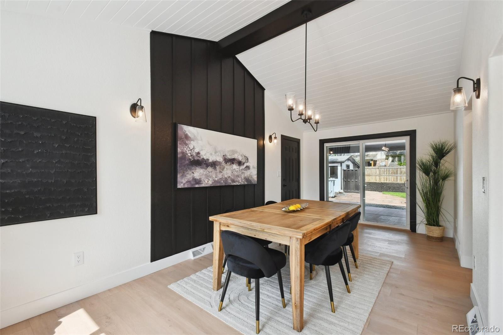 605 W Easter Place
