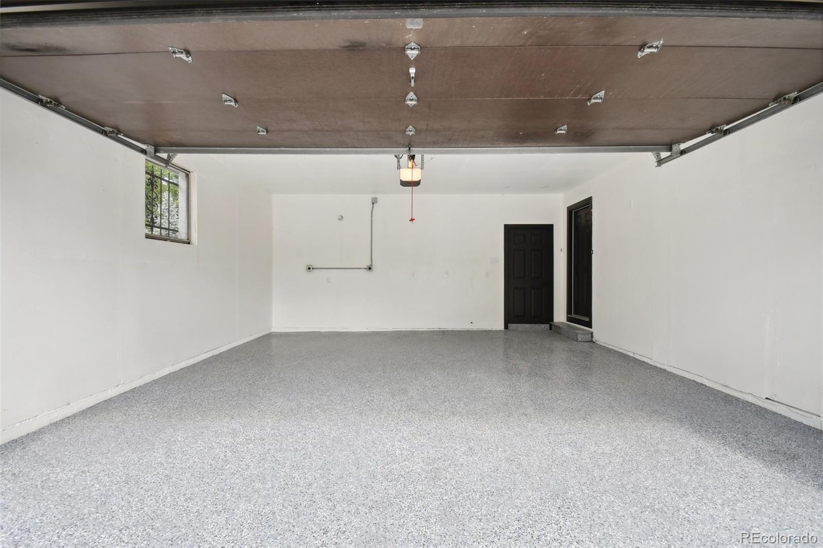 605 W Easter Place