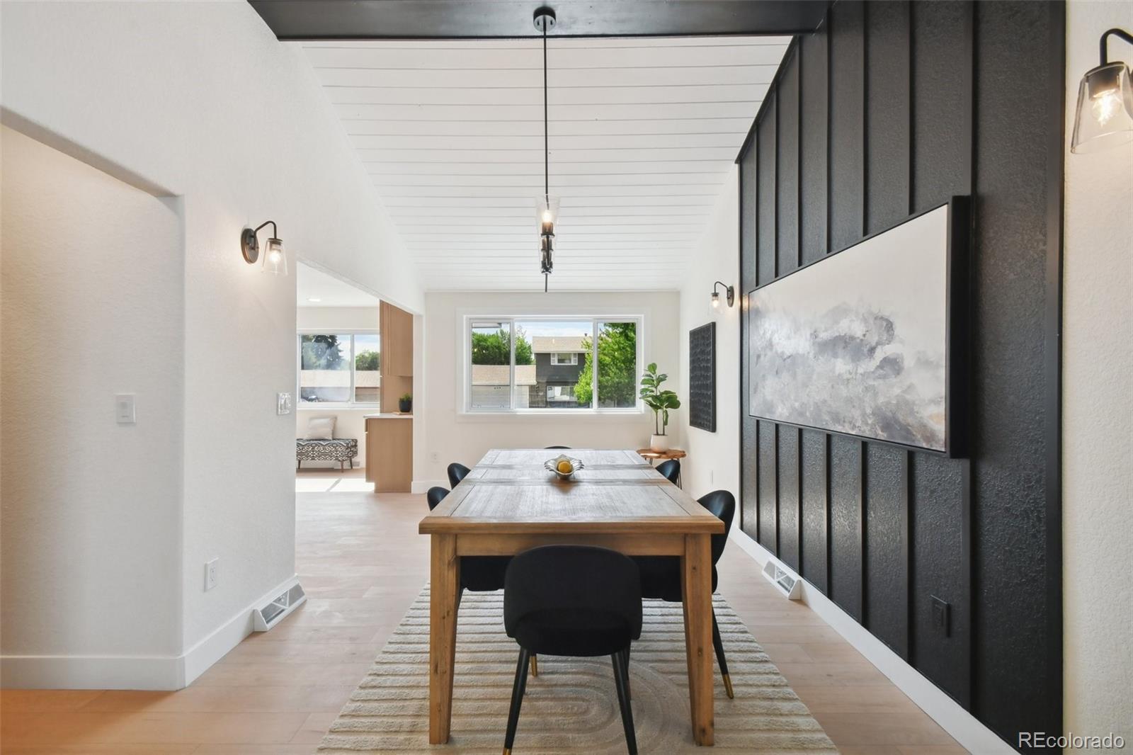 605 W Easter Place