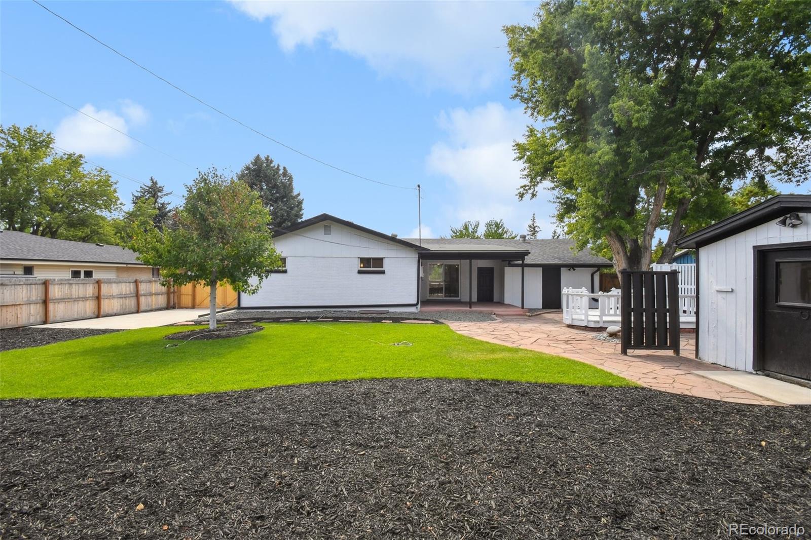 605 W Easter Place