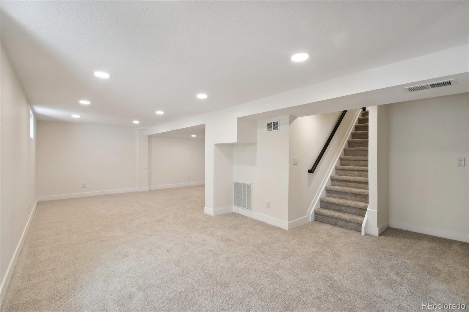 605 W Easter Place