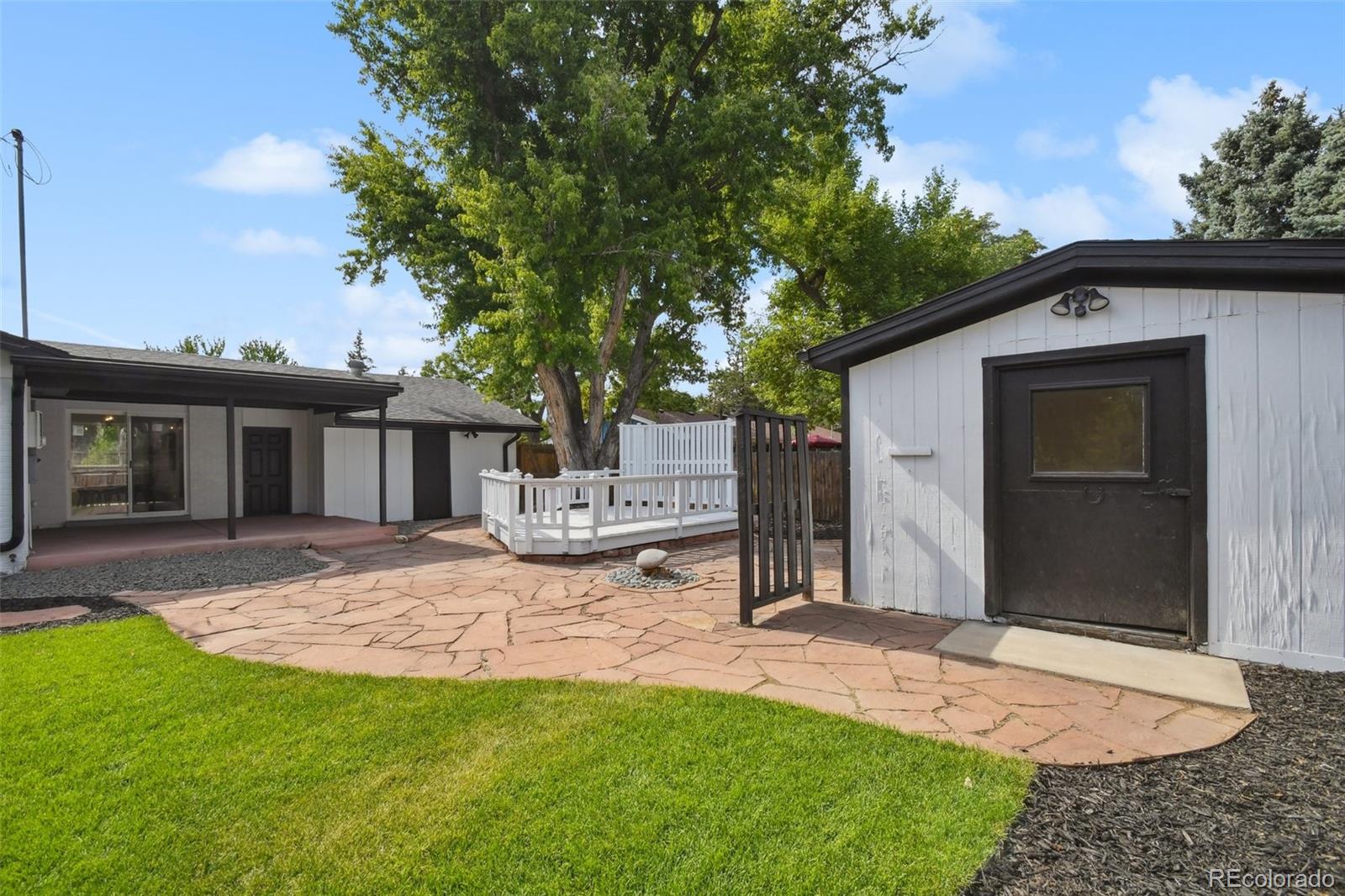 605 W Easter Place