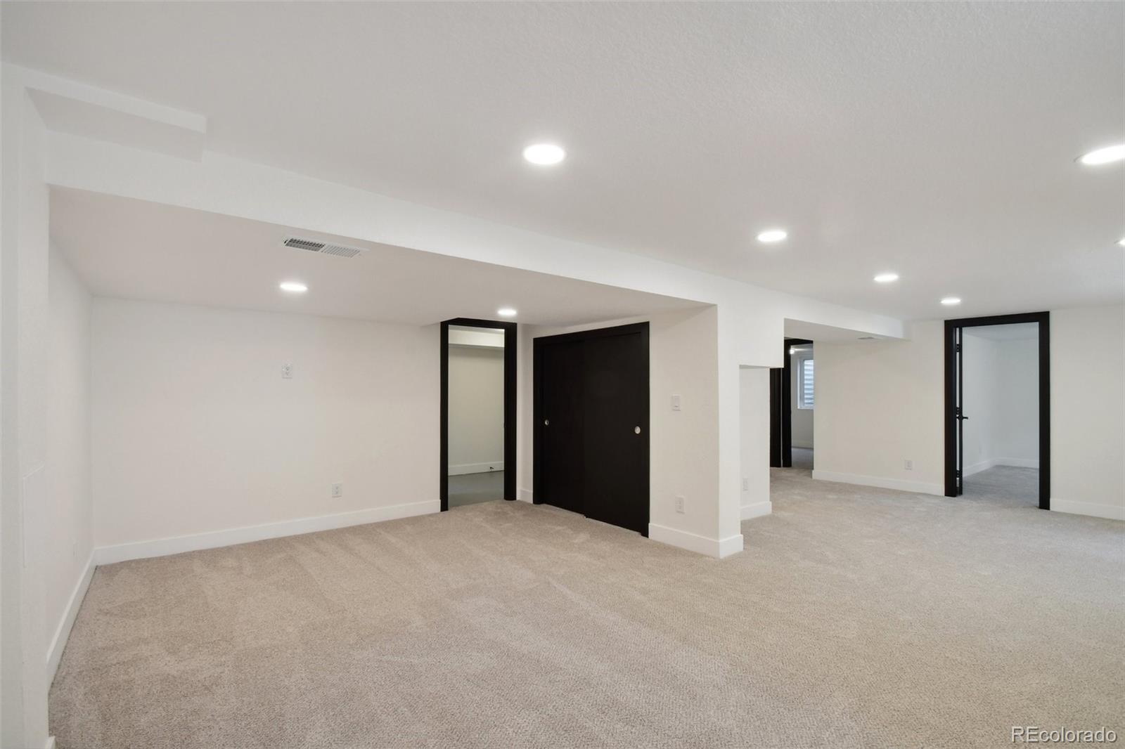 605 W Easter Place