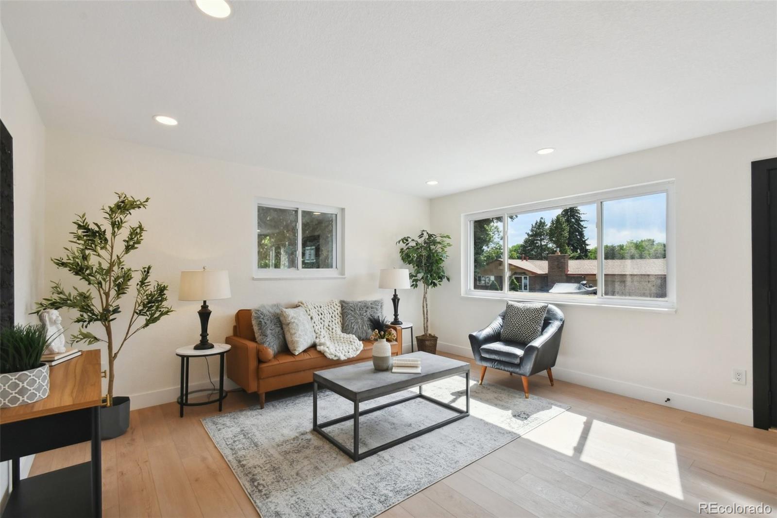 605 W Easter Place
