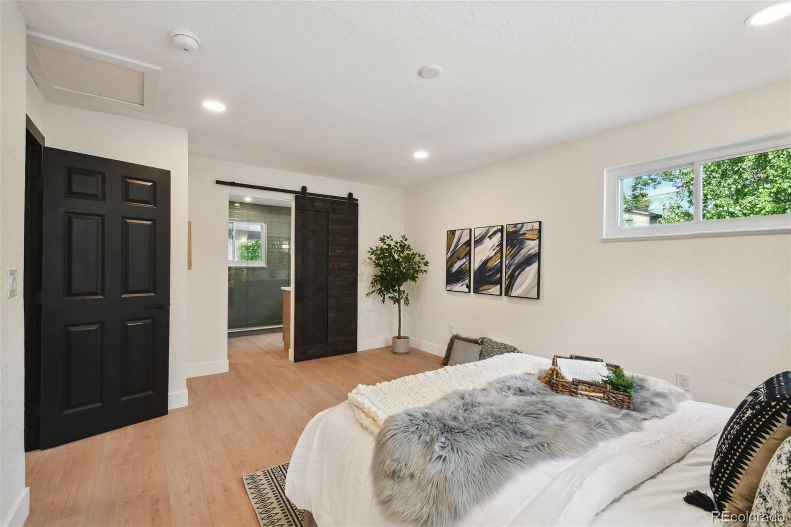 605 W Easter Place