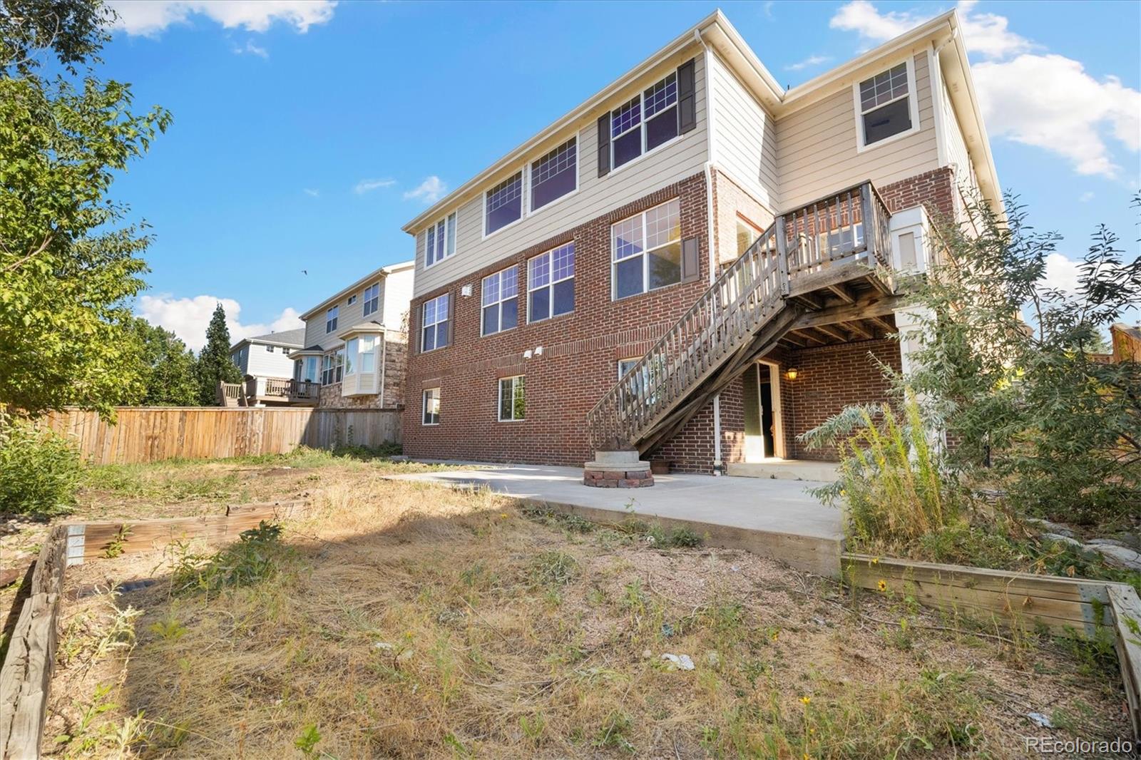 24725 E Crestline Place
