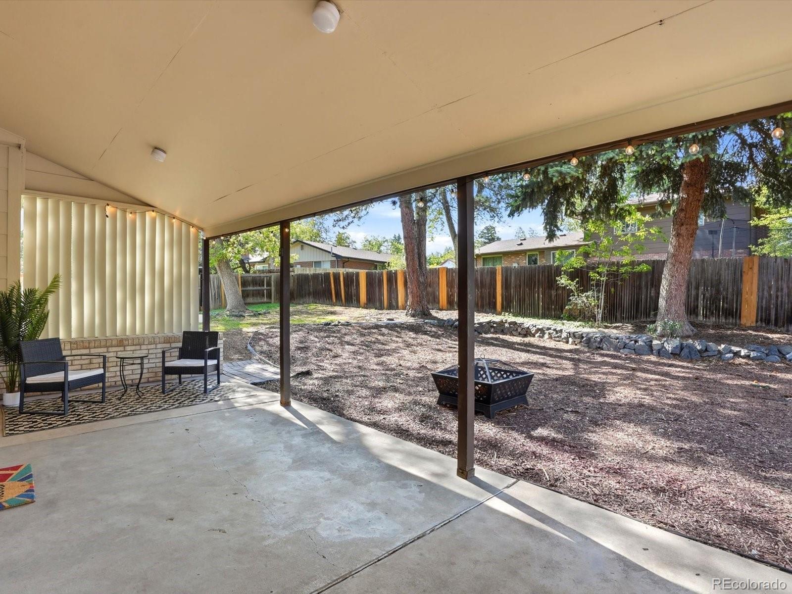 8923 W Warren Drive