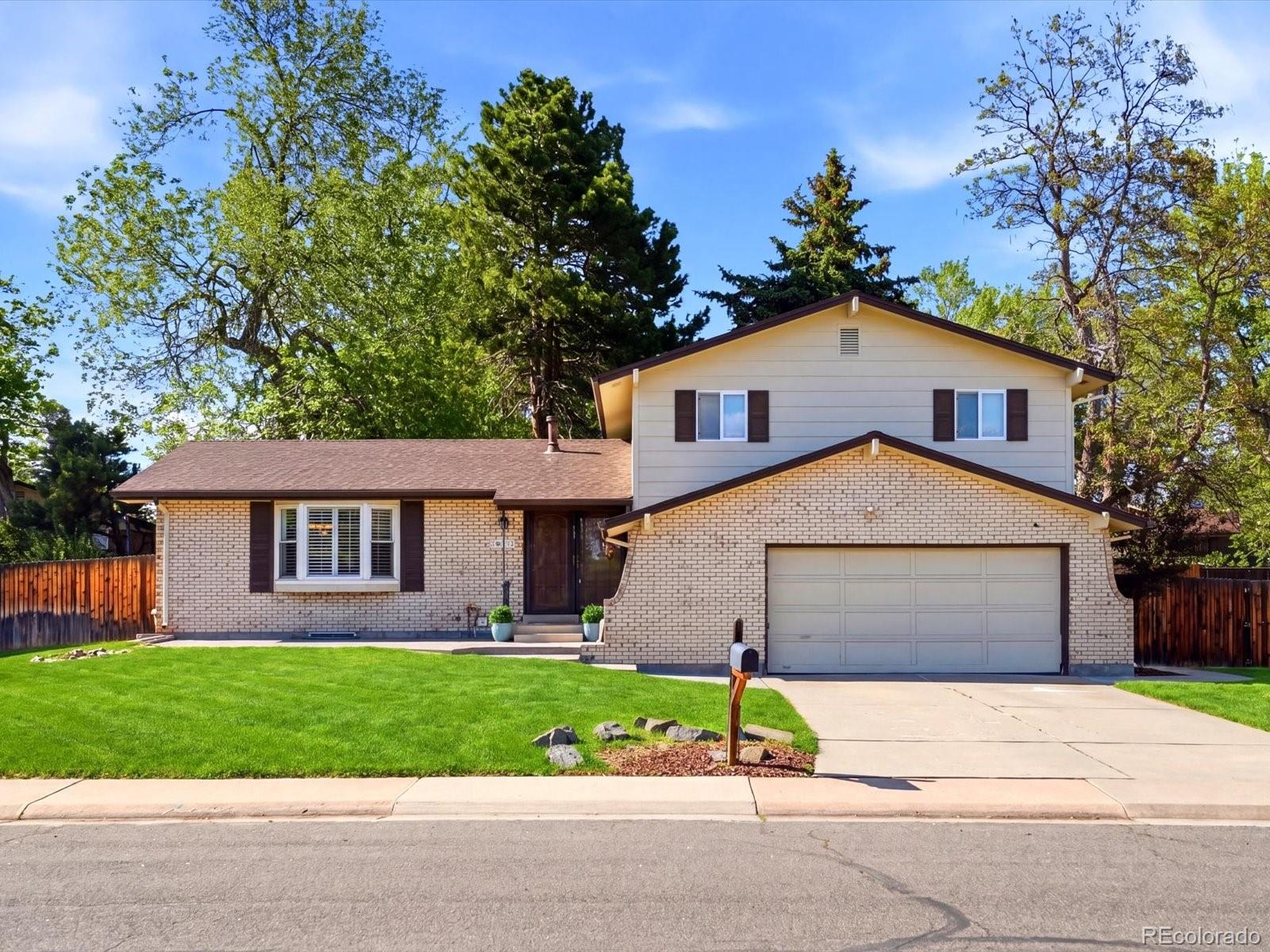 8923 W Warren Drive