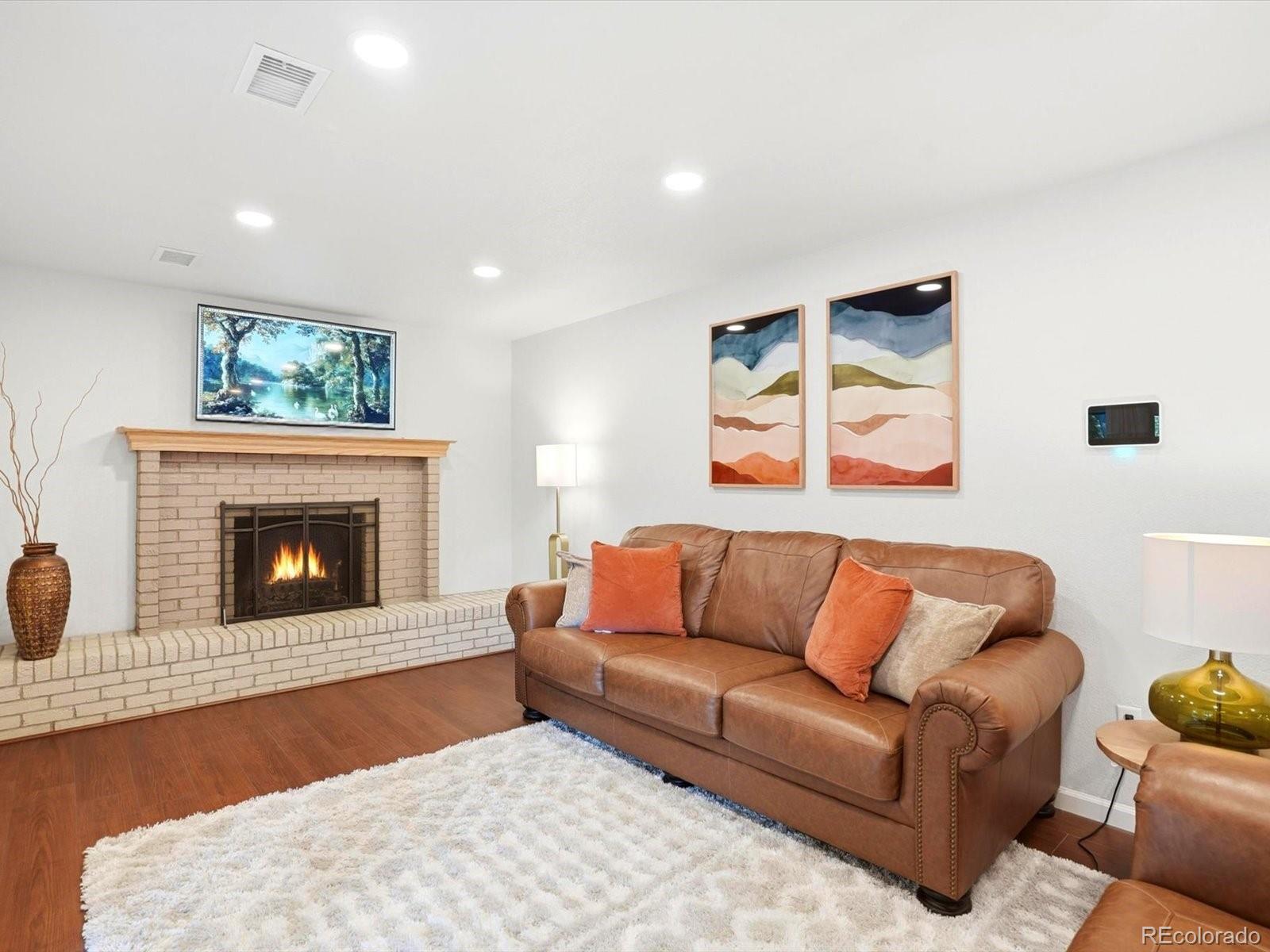8923 W Warren Drive