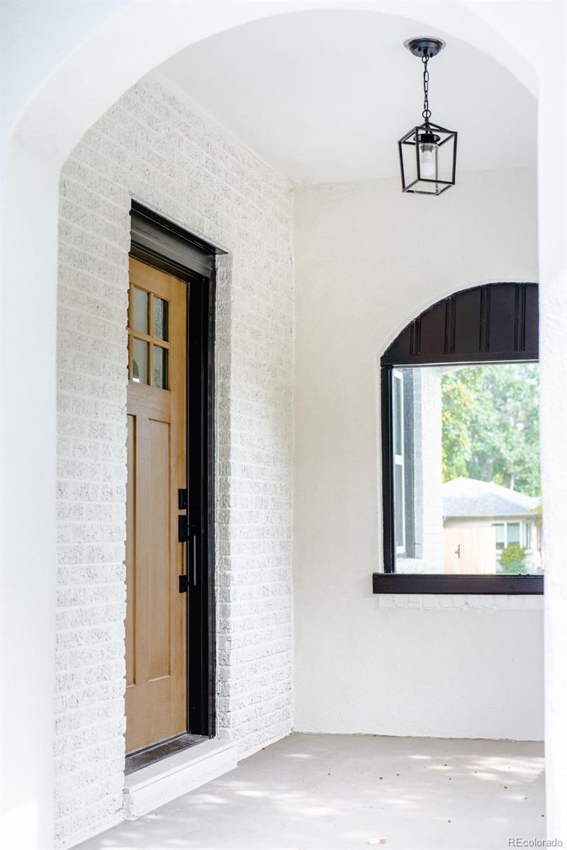 2289 N Glencoe Street