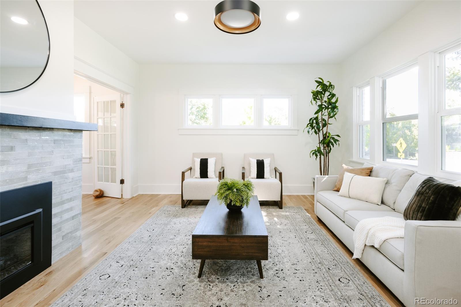 2289 N Glencoe Street