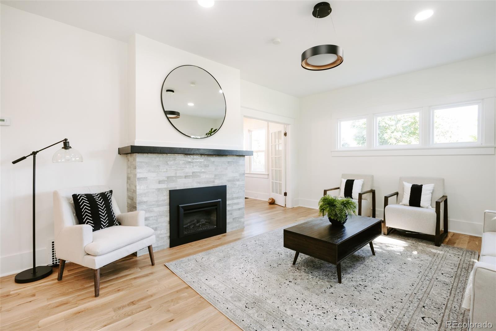 2289 N Glencoe Street