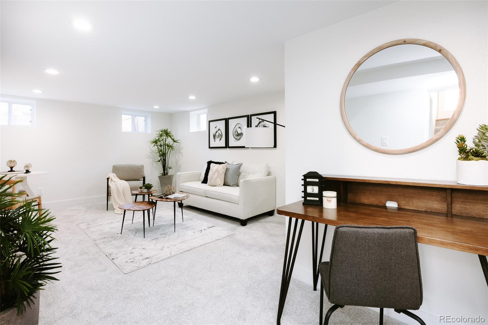 2289 N Glencoe Street