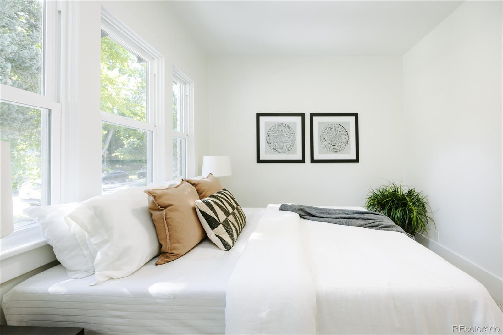 2289 N Glencoe Street