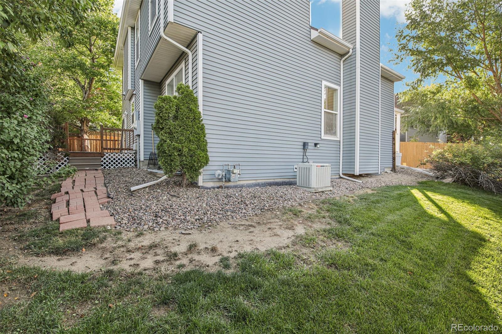 16712 E Hialeah Avenue