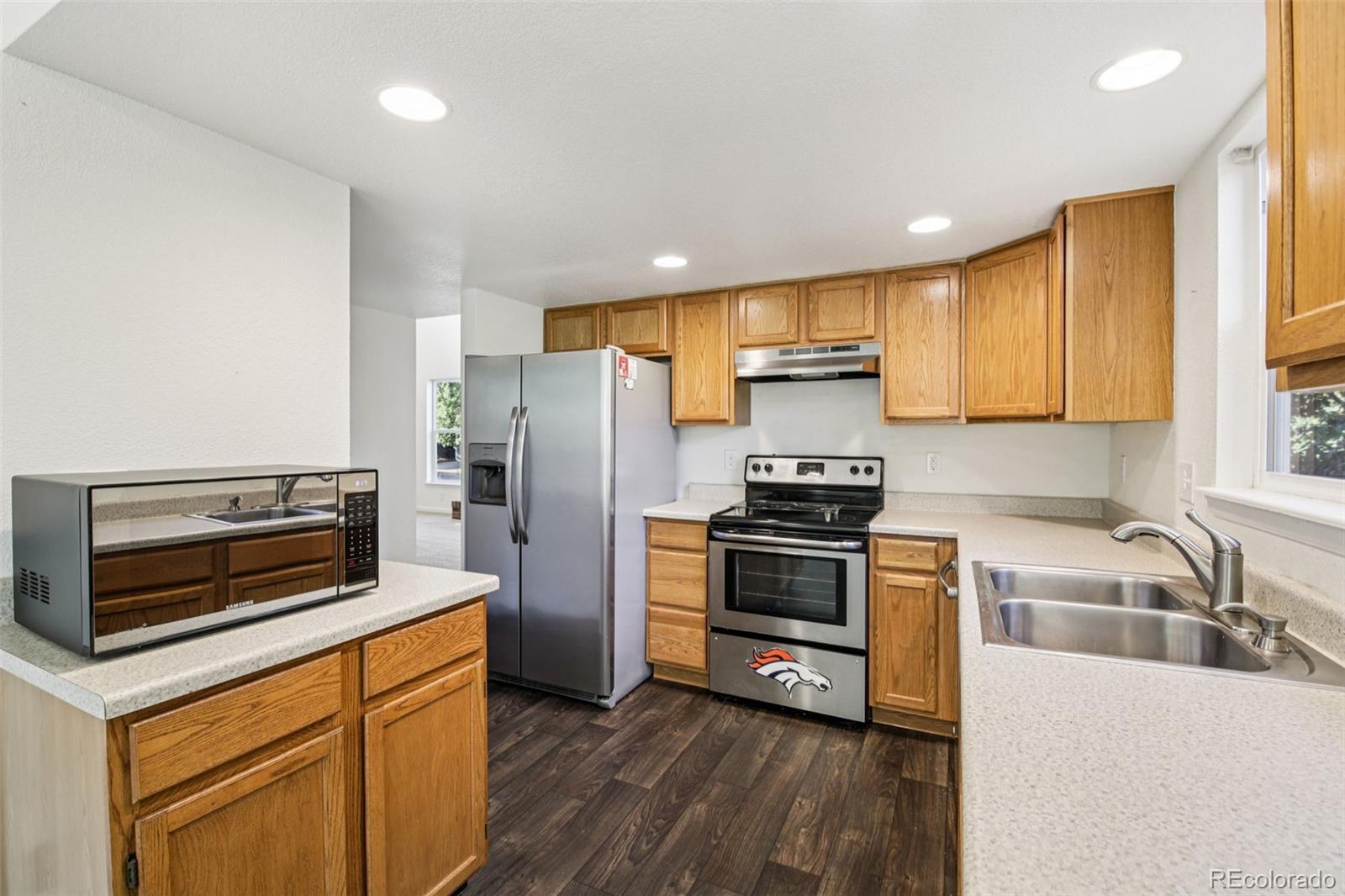 16712 E Hialeah Avenue