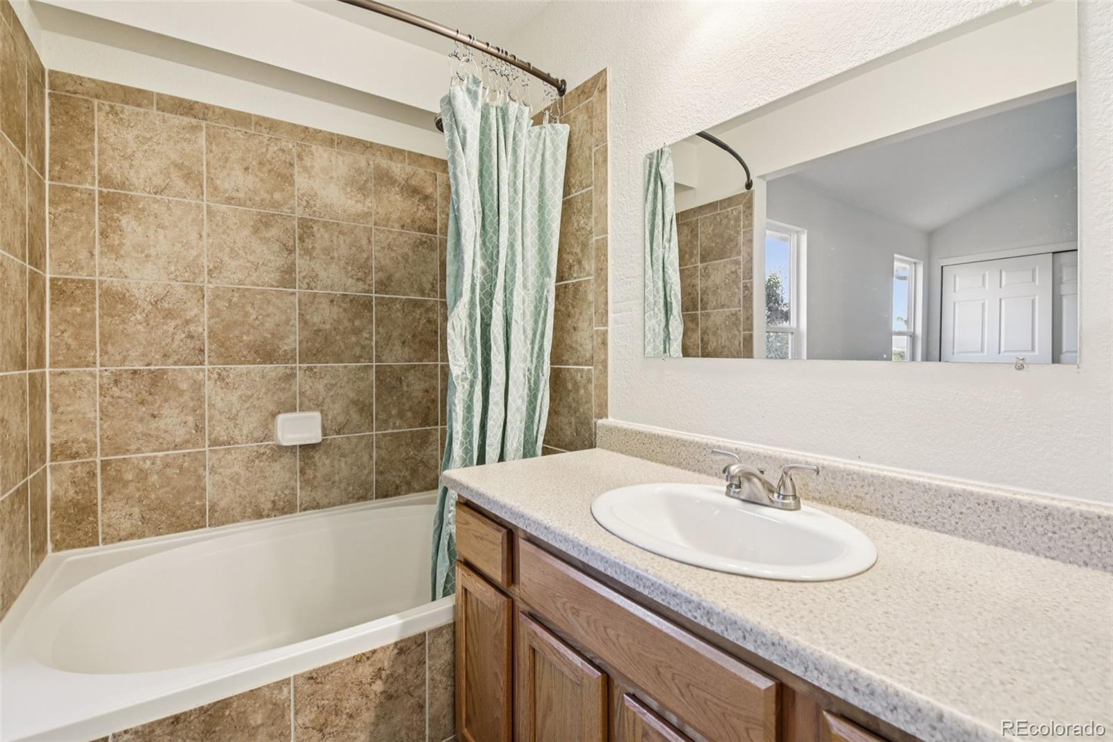 16712 E Hialeah Avenue