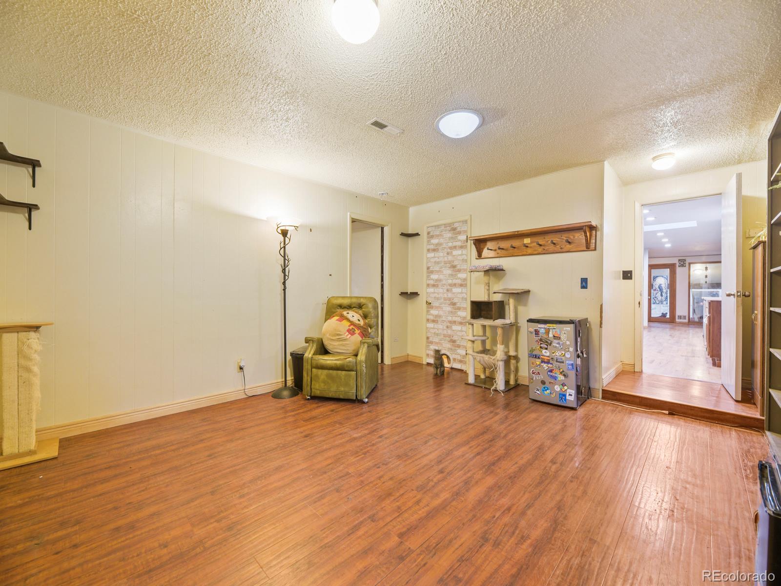 6569 Kiem Road