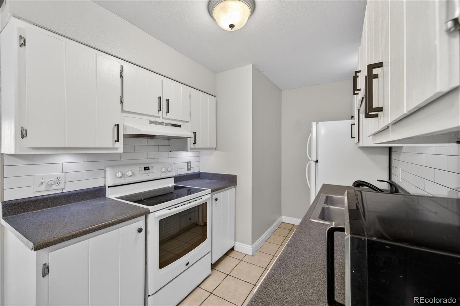 16359 W 10th Avenue Unit: XX5