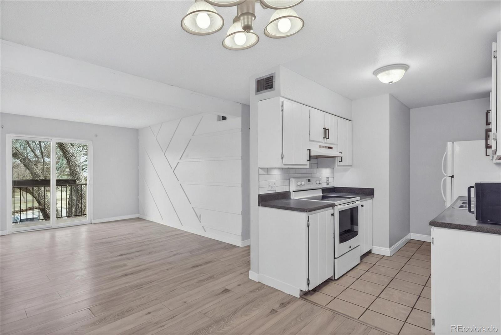 16359 W 10th Avenue Unit: XX5