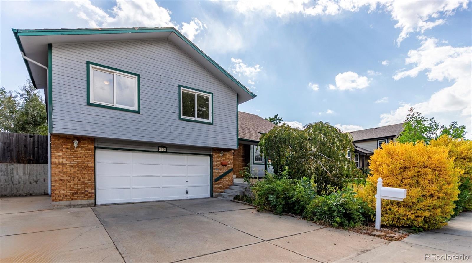 6820 W 80th Circle