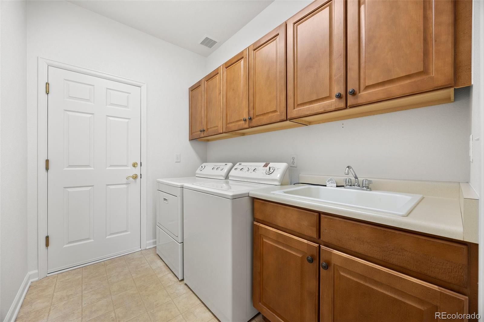 5322 Shetland Court