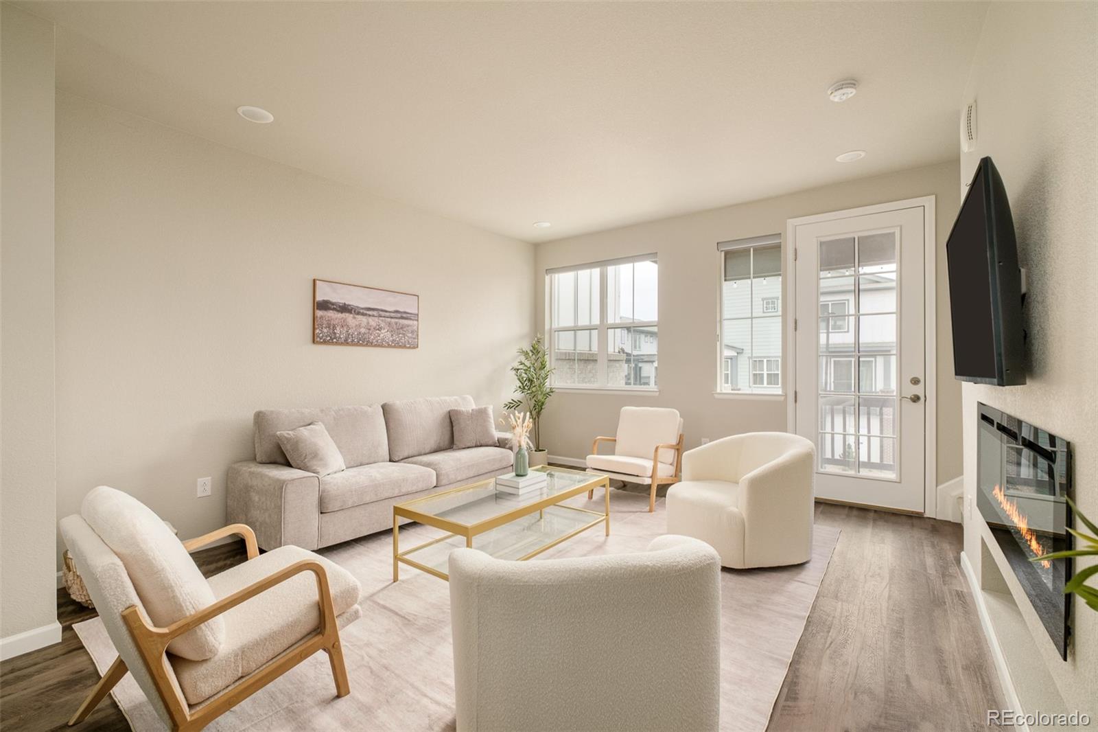 1315 Hoyt Street Unit: 4