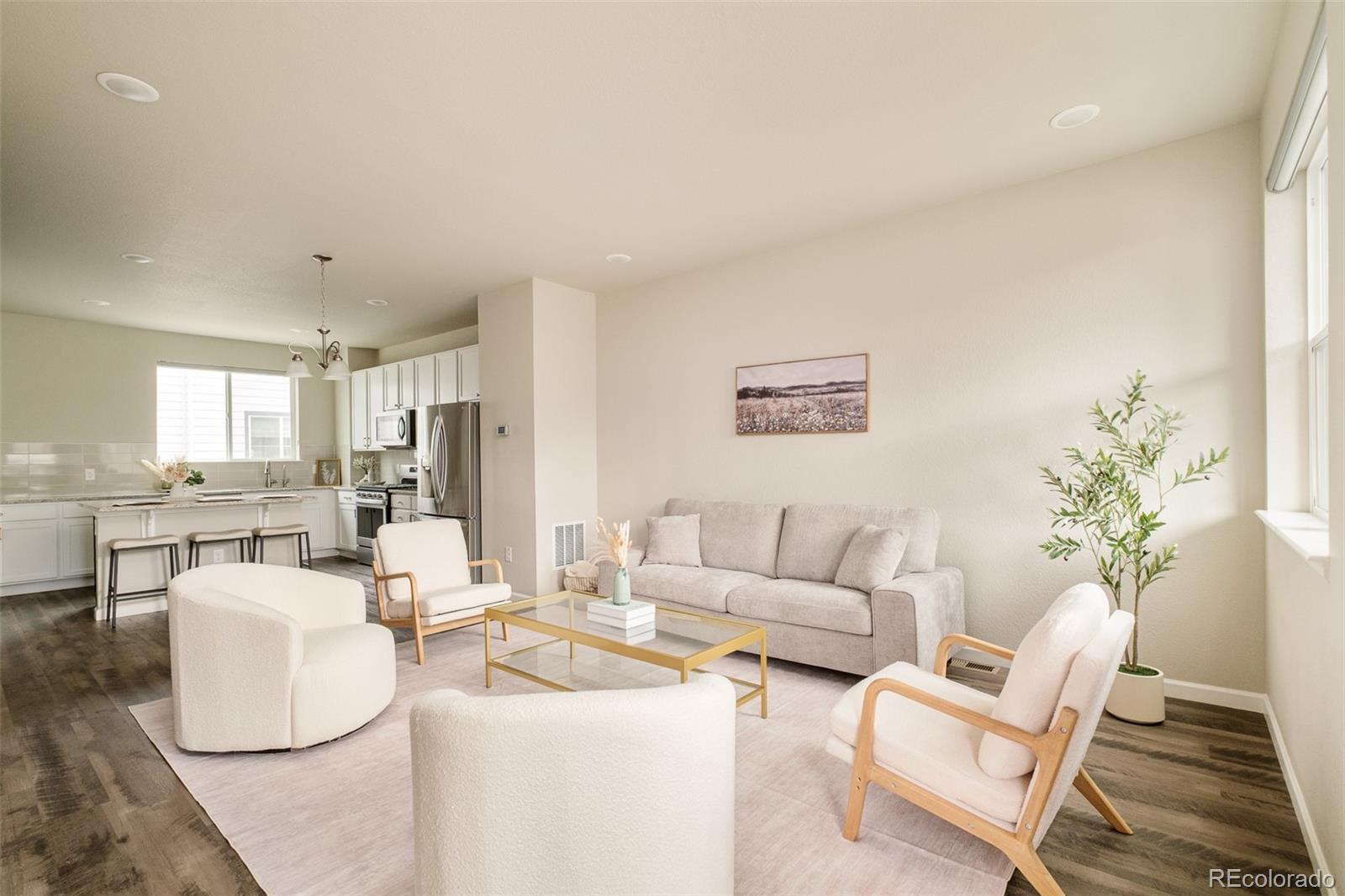 1315 Hoyt Street Unit: 4