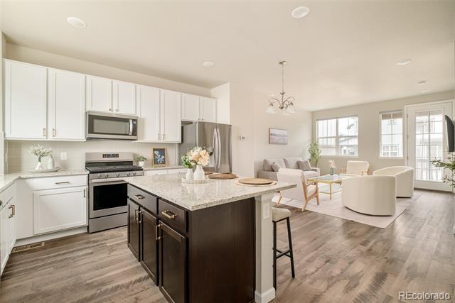 1315 Hoyt Street Unit: 4
