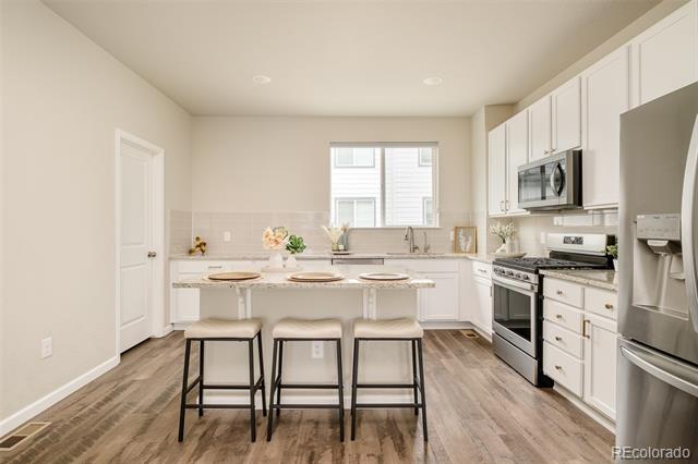 1315 Hoyt Street Unit: 4
