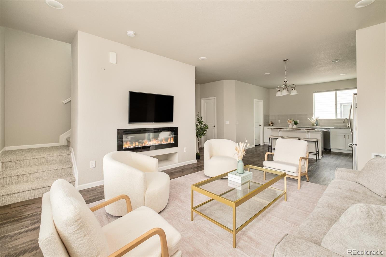 1315 Hoyt Street Unit: 4