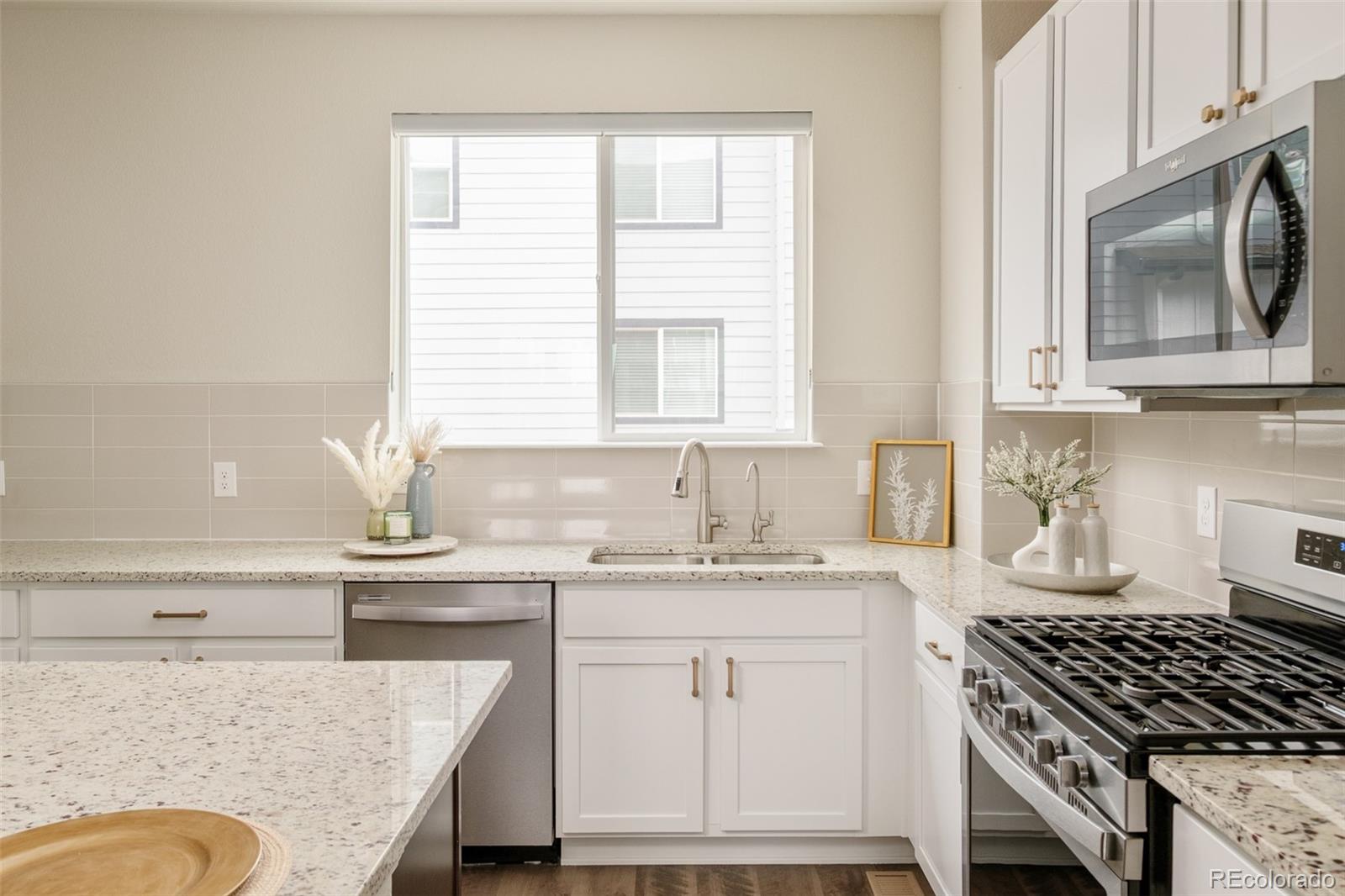 1315 Hoyt Street Unit: 4