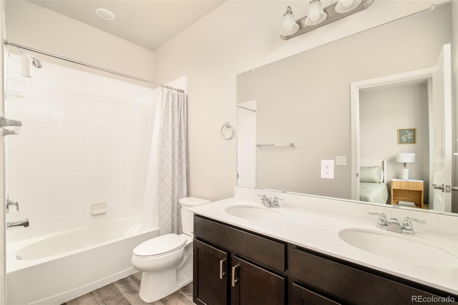 1315 Hoyt Street Unit: 4