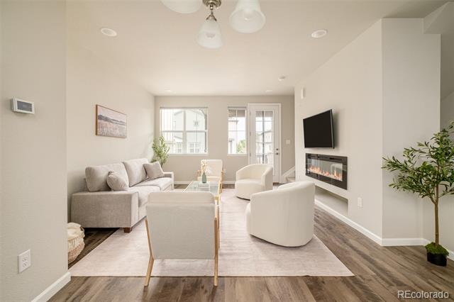 1315 Hoyt Street Unit: 4