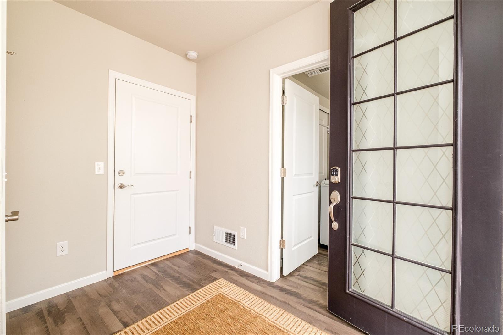1315 Hoyt Street Unit: 4