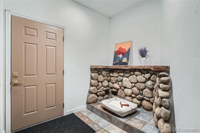 375 Aspen Way