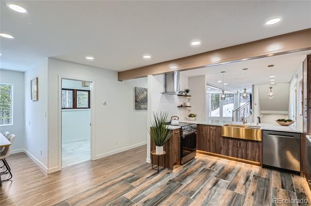 375 Aspen Way