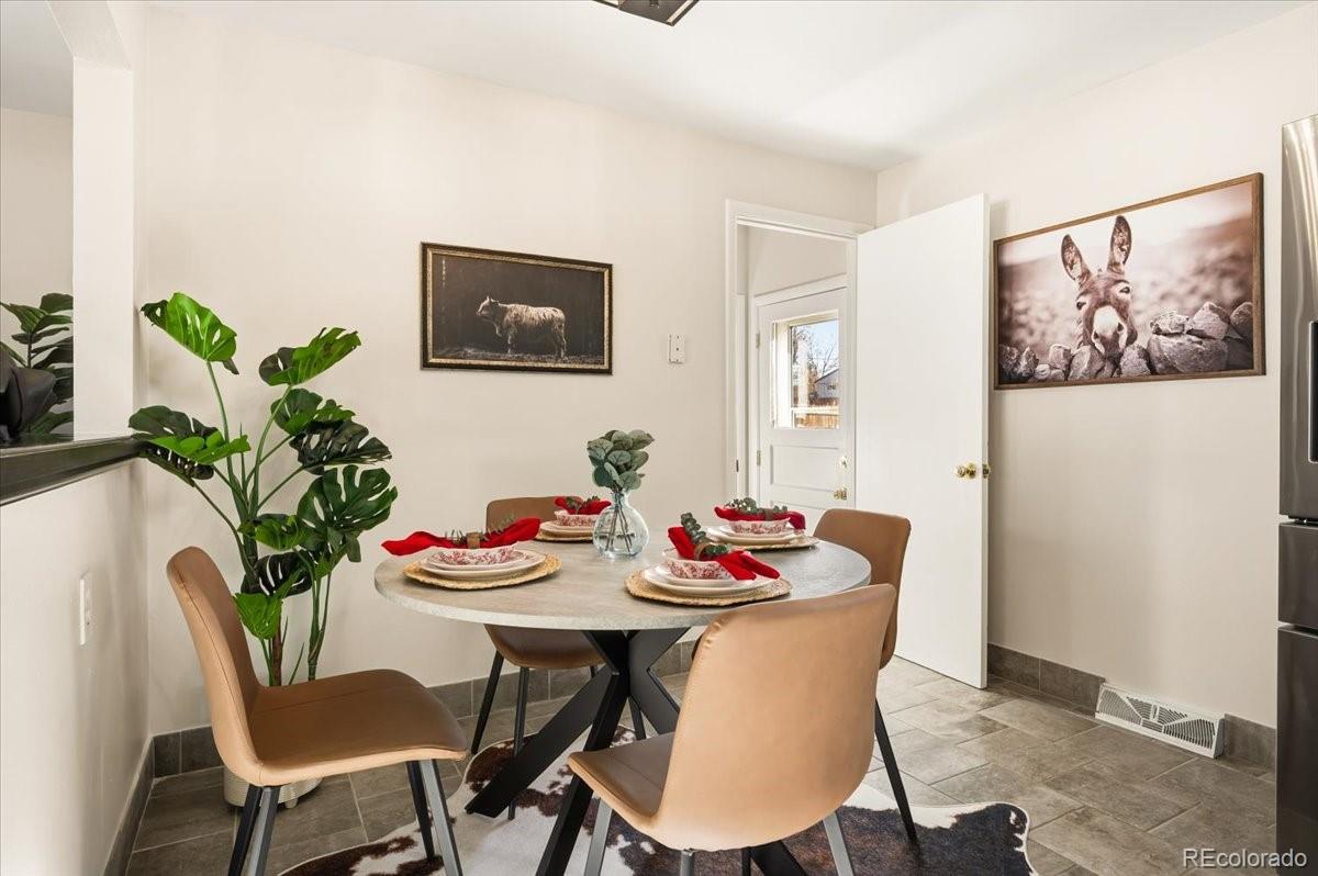 8504 E Briarwood Place