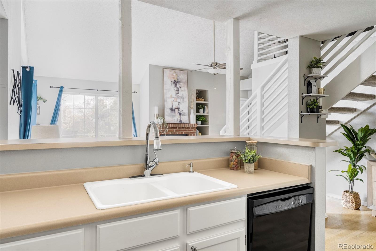 862 S Reed Court Unit: J