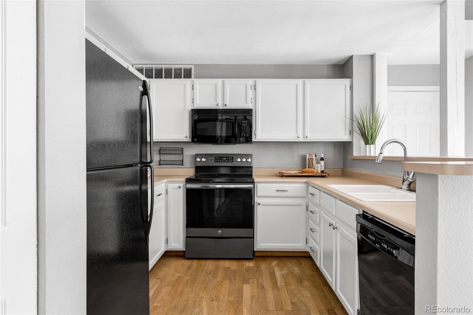 862 S Reed Court Unit: J
