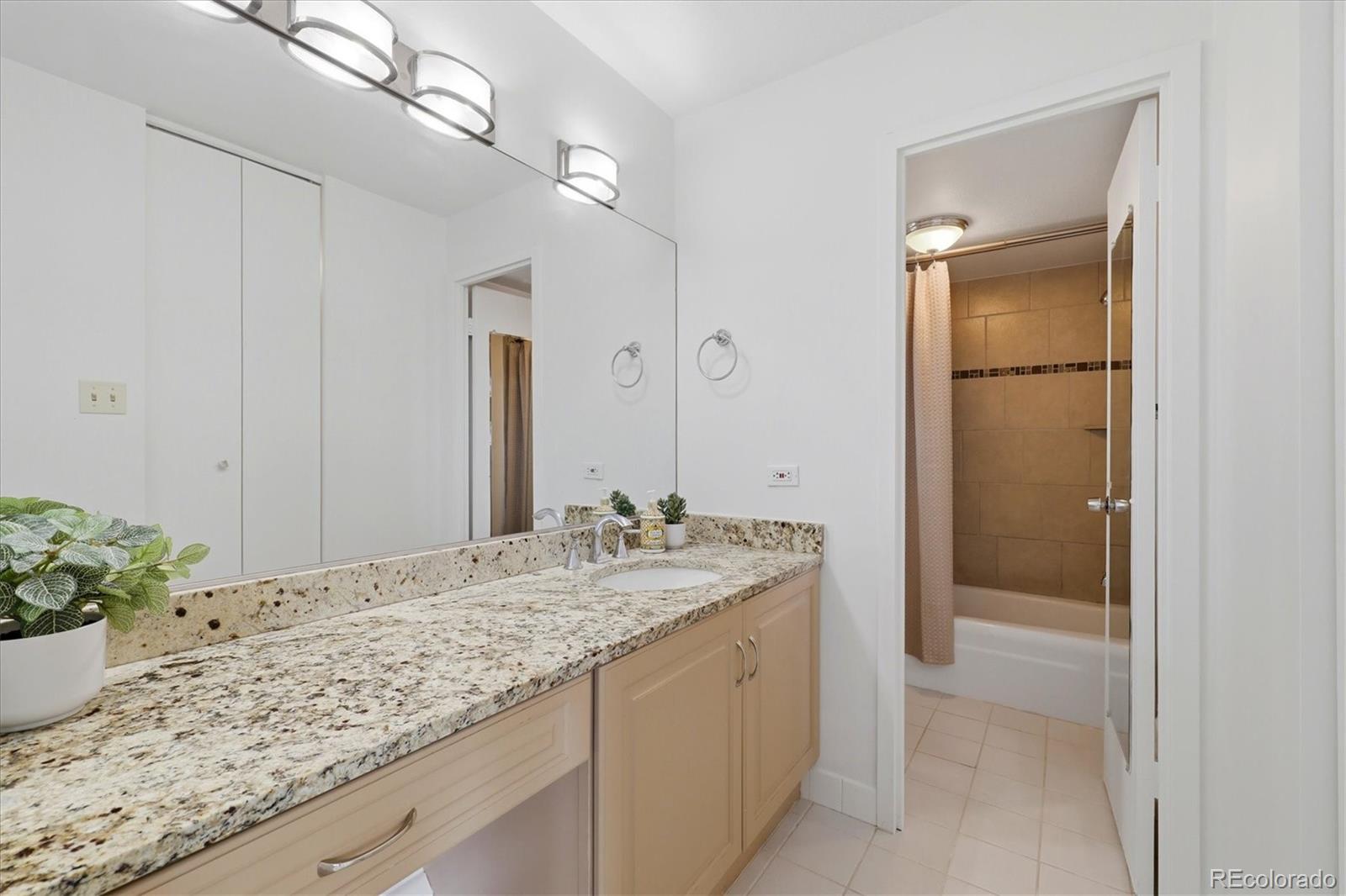955 Eudora Street Unit: 1007