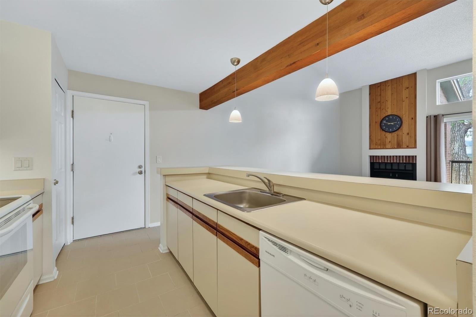 4899 S Dudley Street Unit: 23E