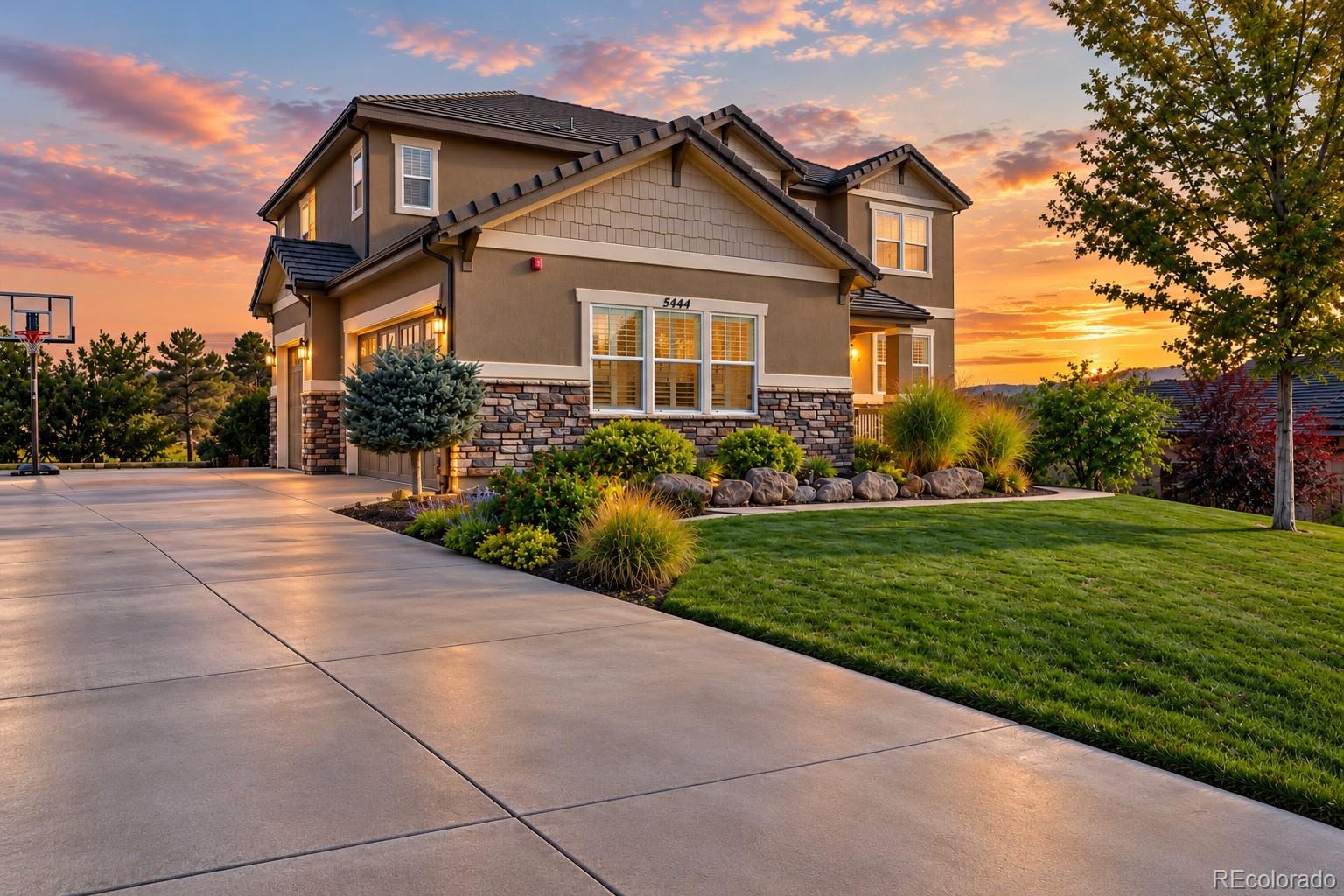 5444 Water Oak Circle