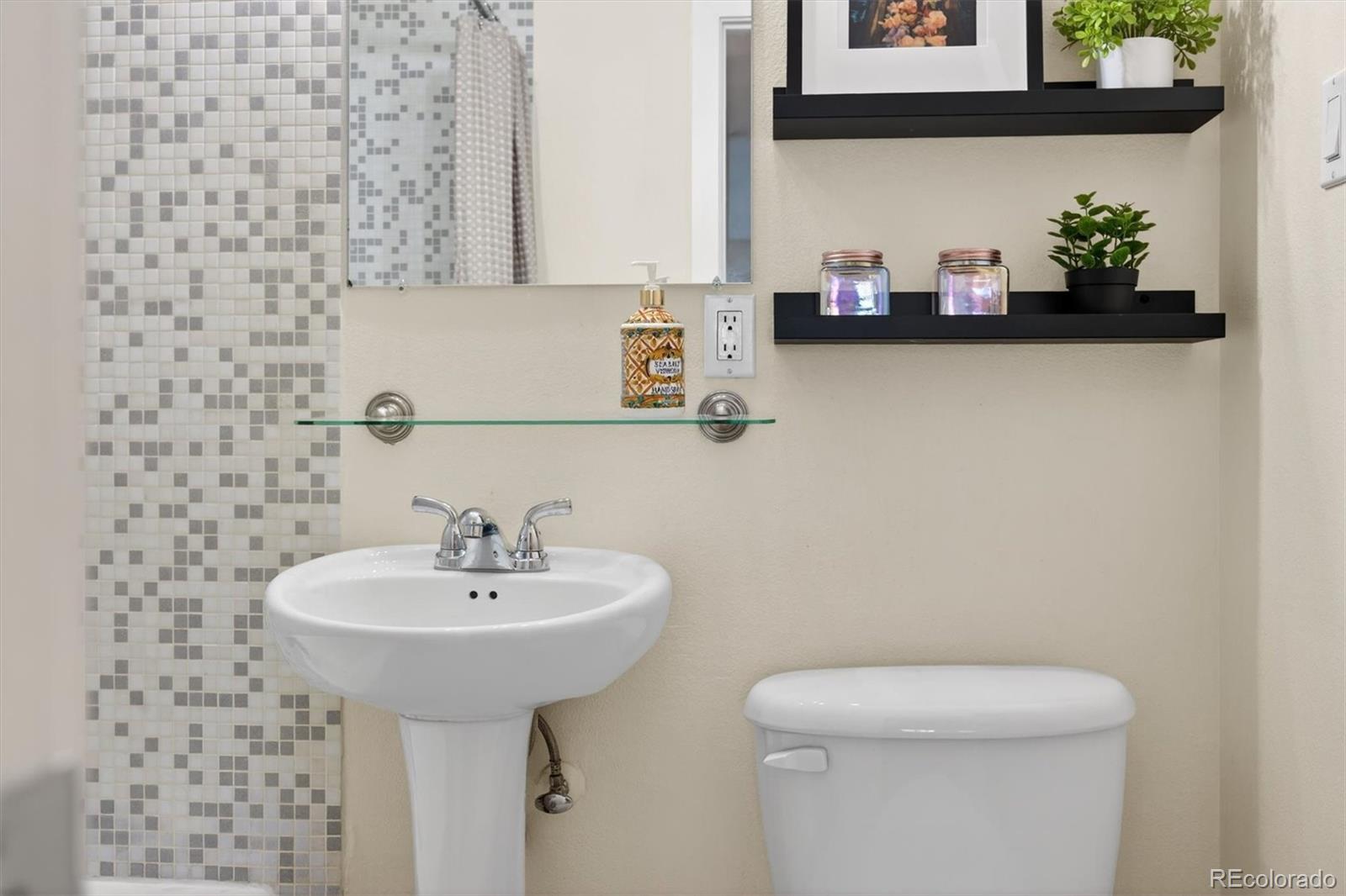 1245 Columbine Street Unit: 207