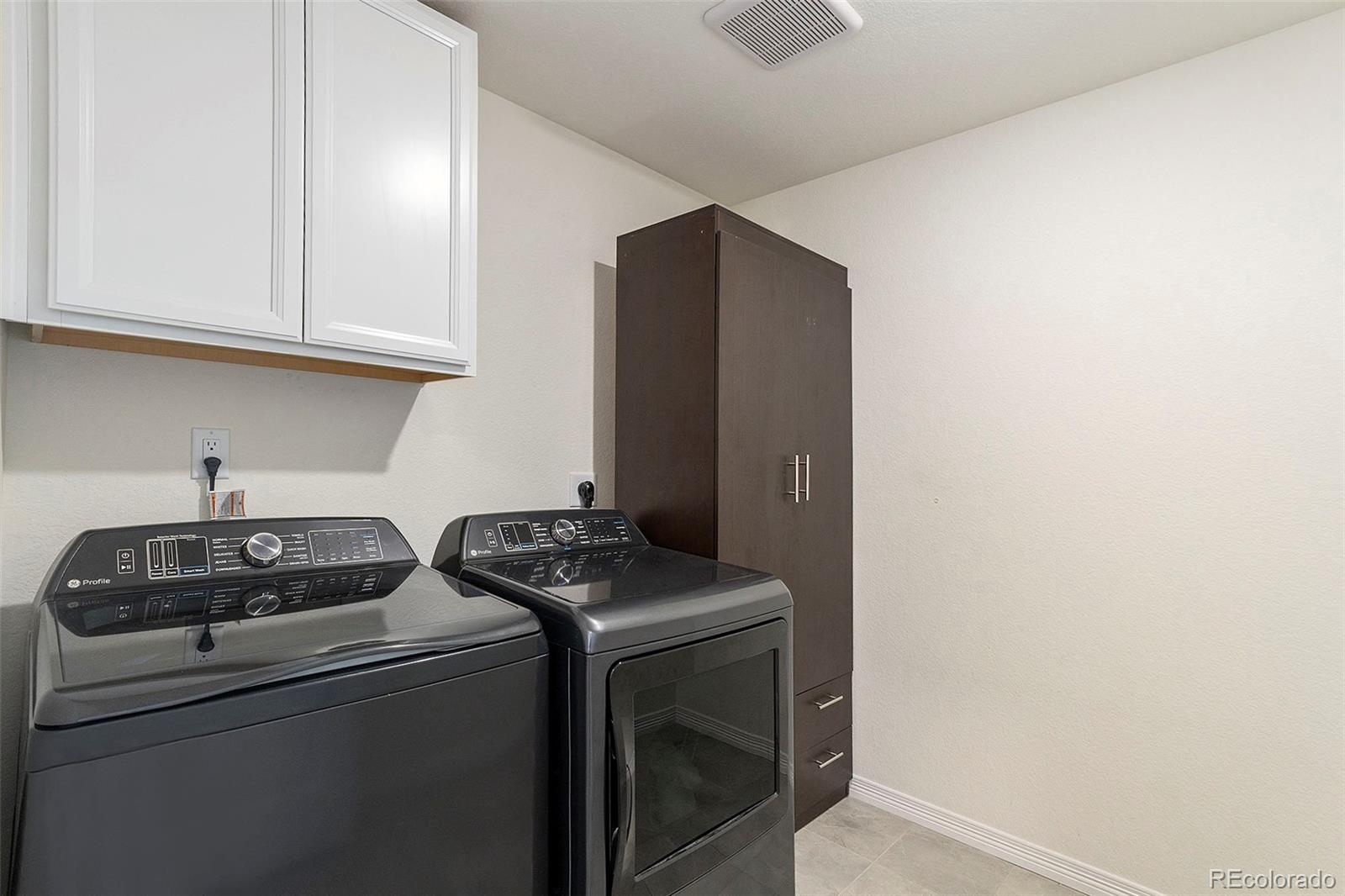 16317 Elizabeth Street