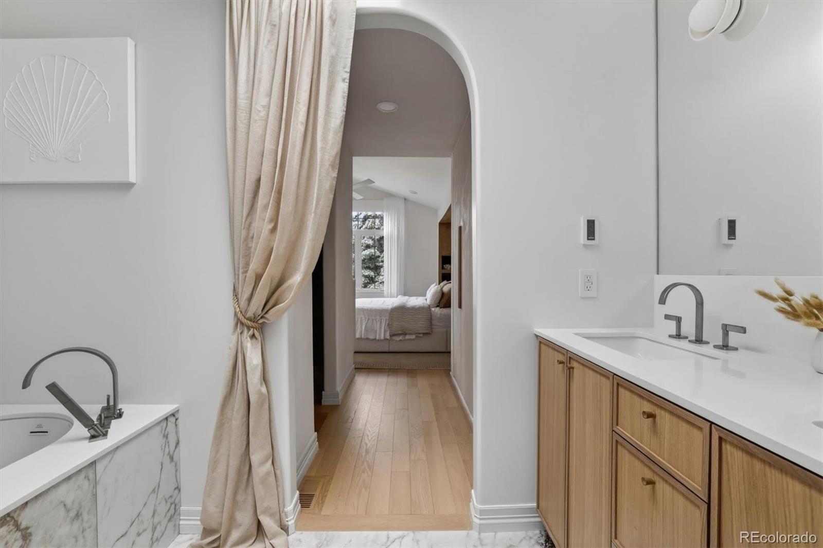 148 S Locust Street