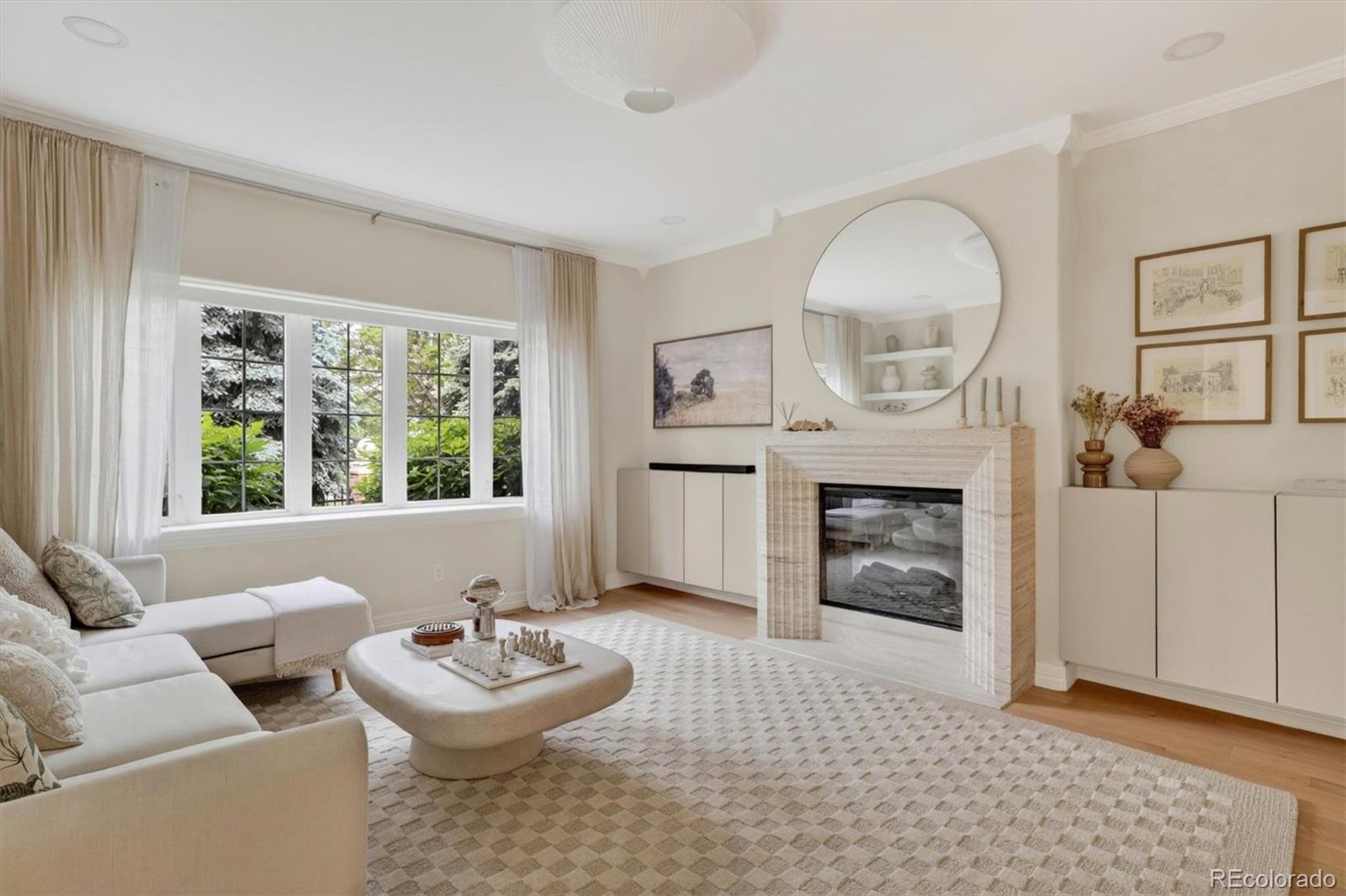 148 S Locust Street