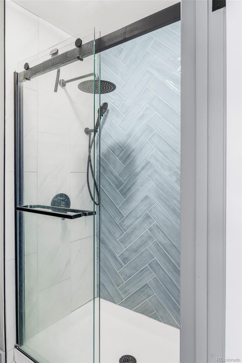 2645 S Xanadu Way Unit: B